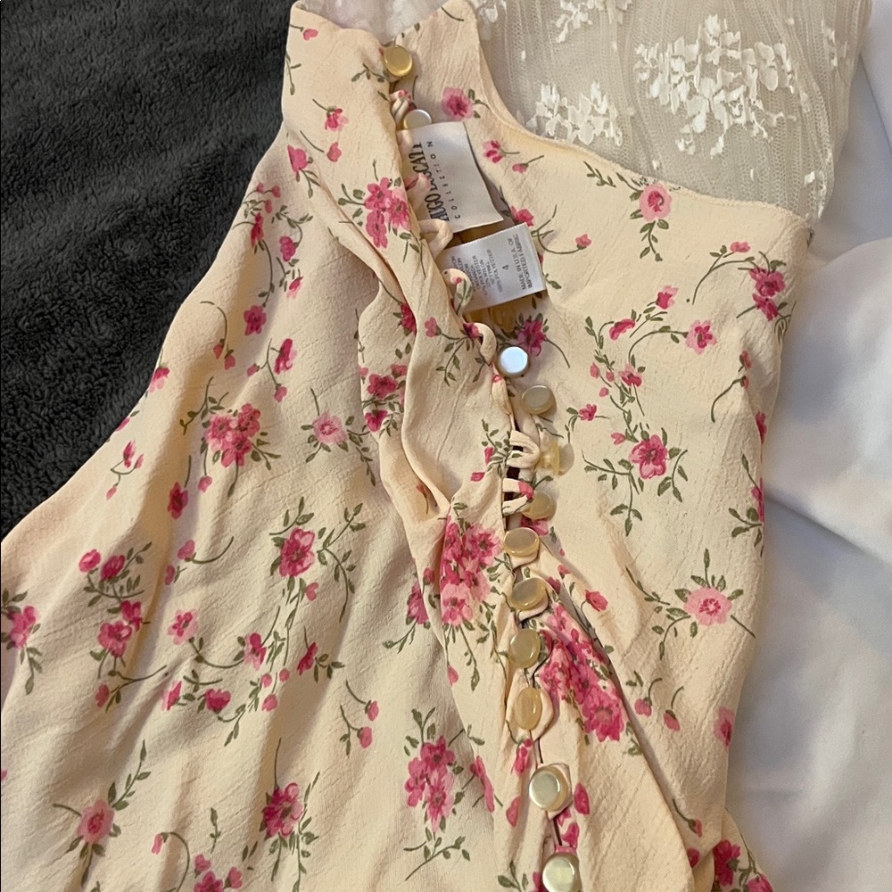 Floral Print Spaghetti strap dress. - Picture 2 of 4